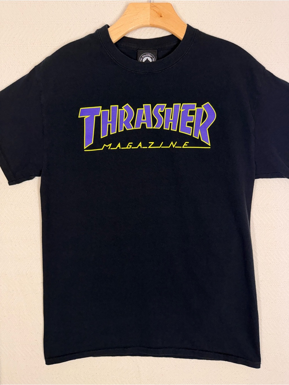 Thrasher Magazine Logo Graphic Tee Black Purple Yellow Skate Streetwear Size M